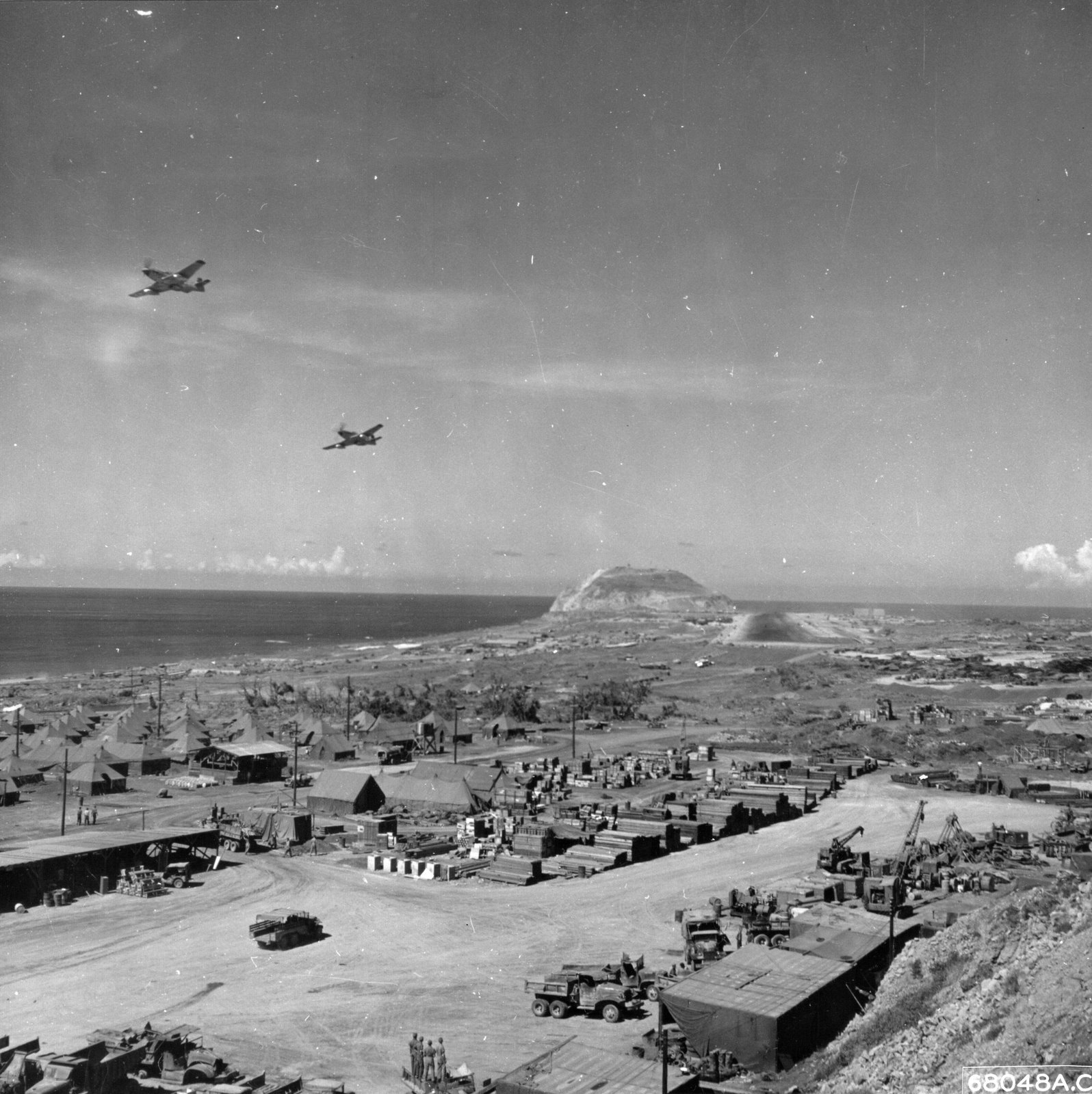 Iwo_Jima_Bonin_Islands_21st_Bomber_Command_1945_P-51s_Flyover